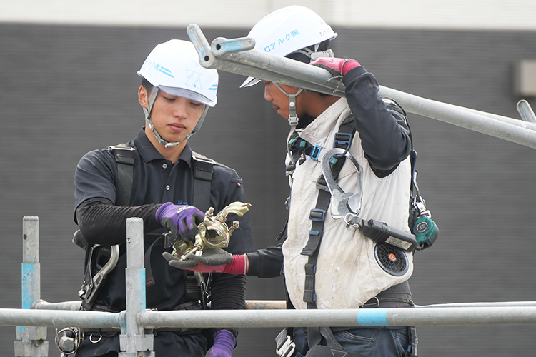 新築工事の足場の設置・レンタル
